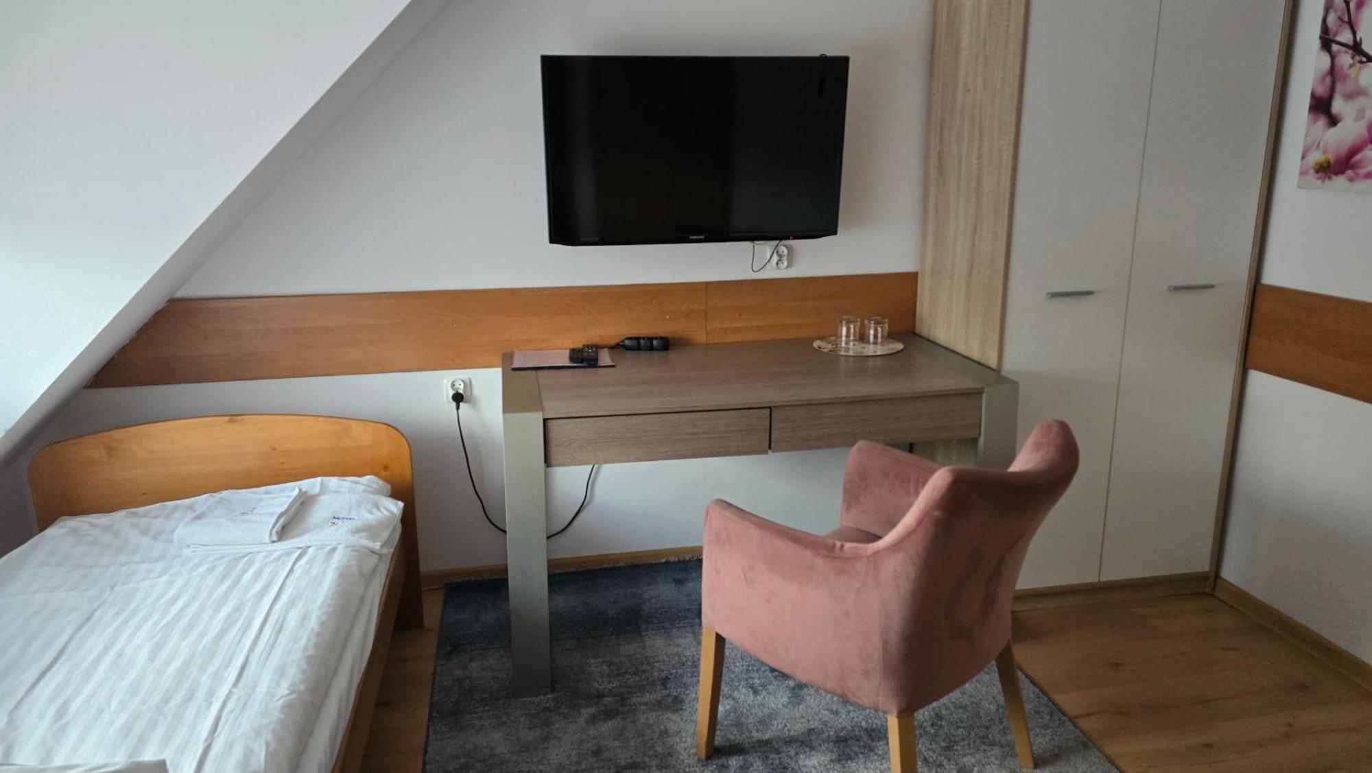 Motel Za Miedza Bralin Extérieur photo