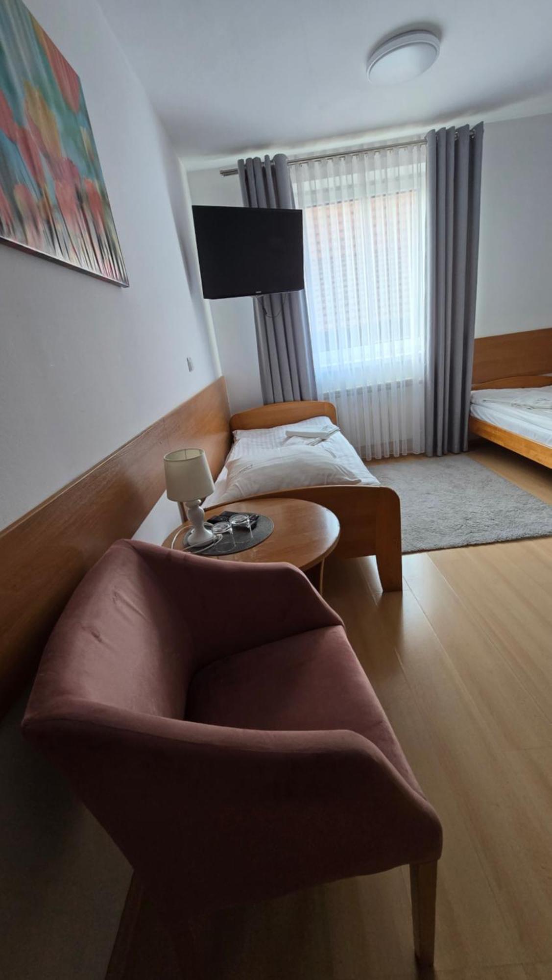 Motel Za Miedza Bralin Extérieur photo