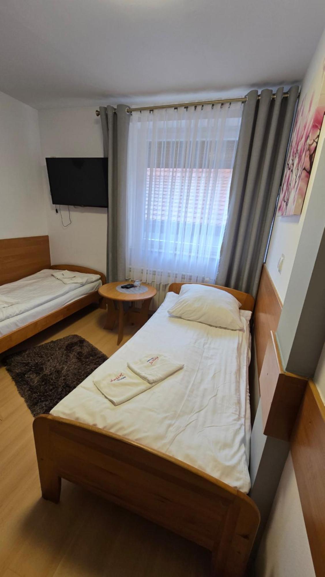 Motel Za Miedza Bralin Extérieur photo